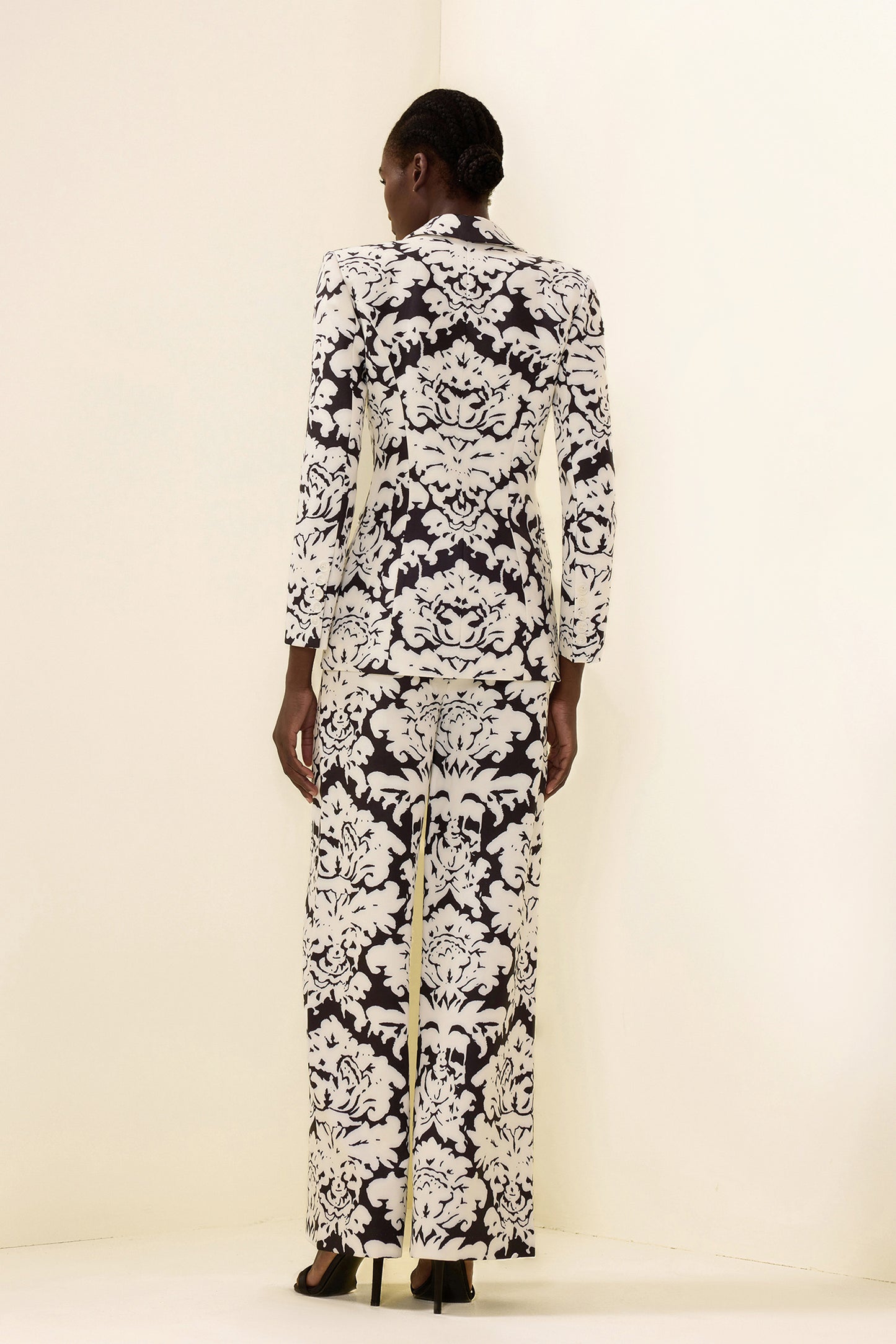 Conjunto de top con hombreras florales y pantalón de cintura alta 