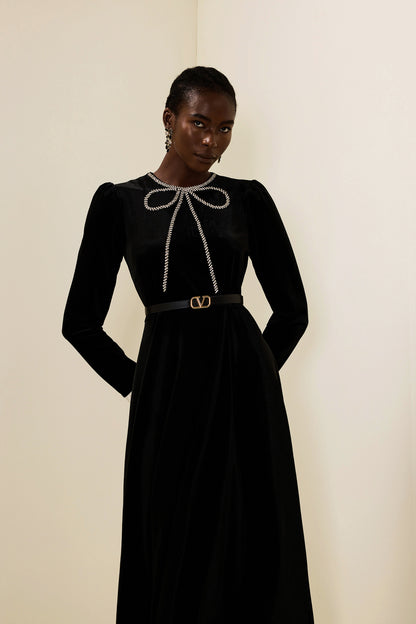 Vestido midi de terciopelo con lazo de diamantes de imitación 
