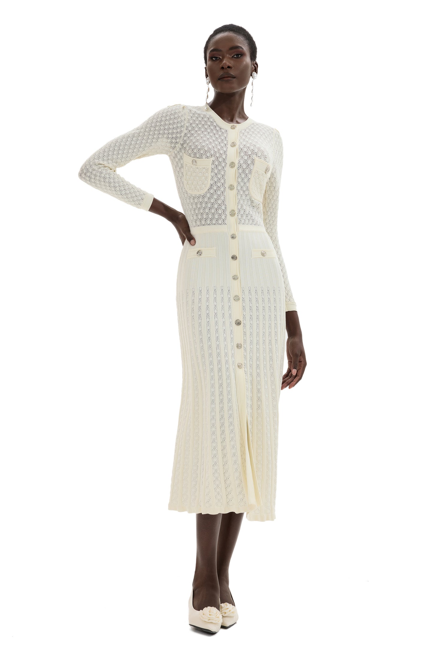 Vestido midi de manga larga con botones de punto 