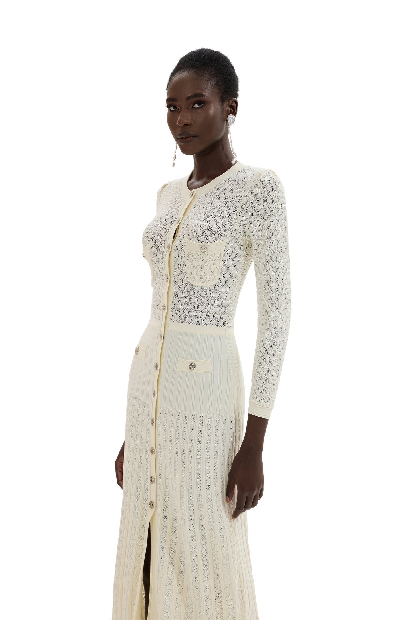 Vestido midi de manga larga con botones de punto 