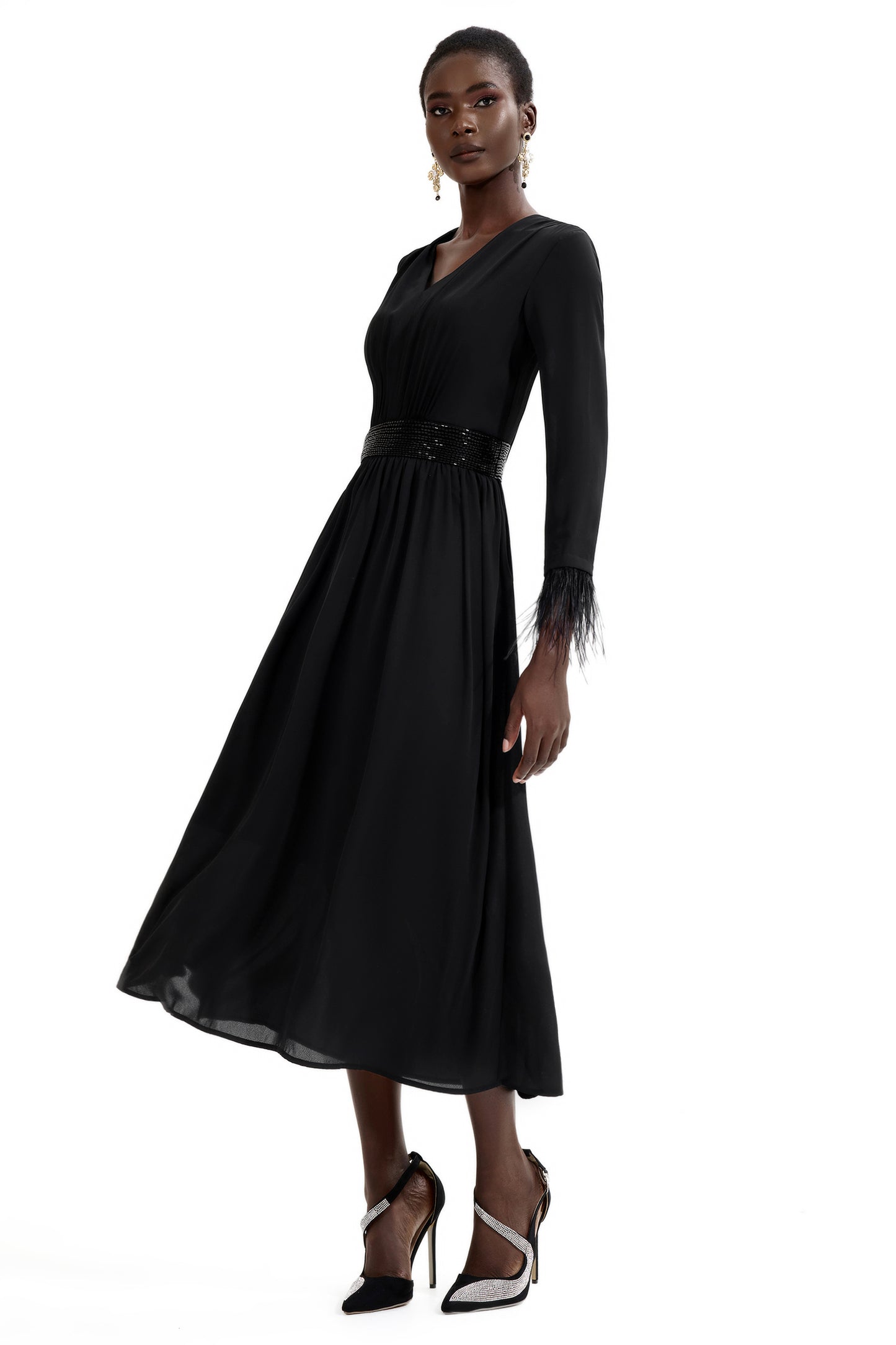 Vestido midi de plumas, manga larga, escote en V y diamantes de imitación 