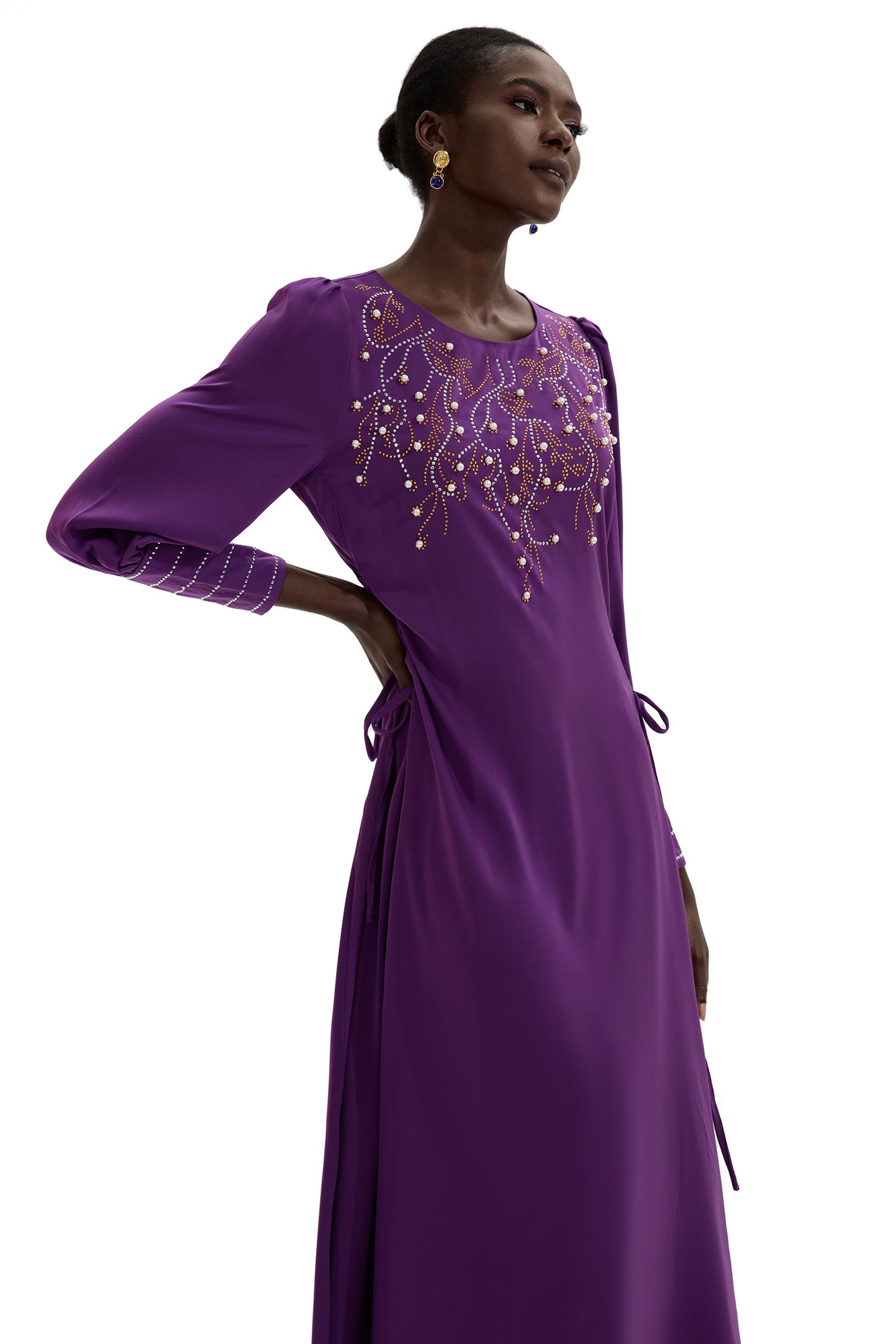 Vestido midi con mangas farol y diamantes de imitación 