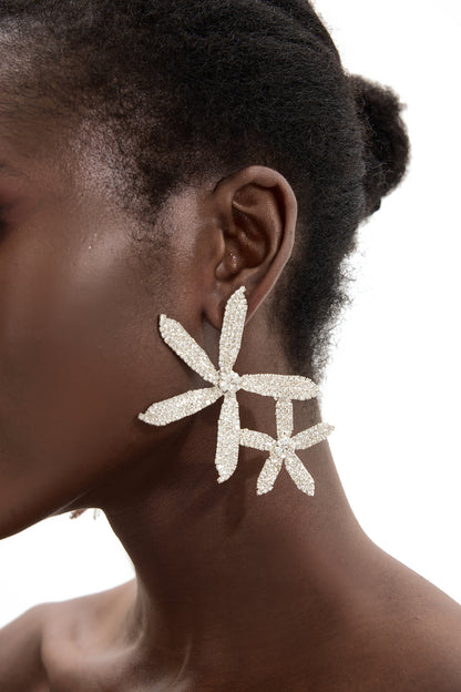 Pendientes de flores con diamantes de imitación 