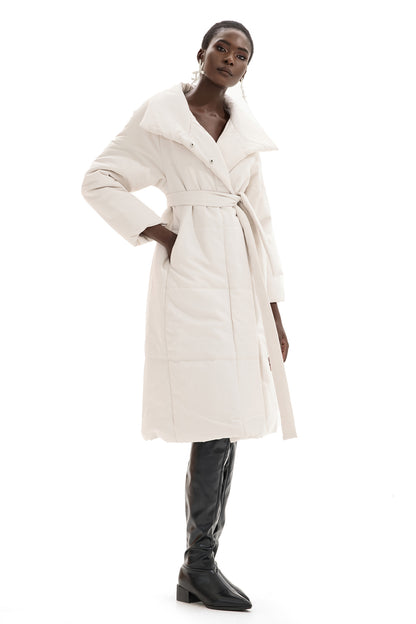 Abrigo acolchado liso de manga larga y cuello alto 