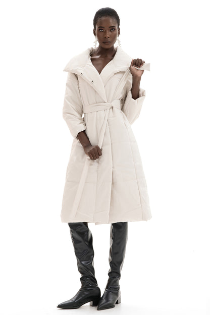 Abrigo acolchado liso de manga larga y cuello alto 