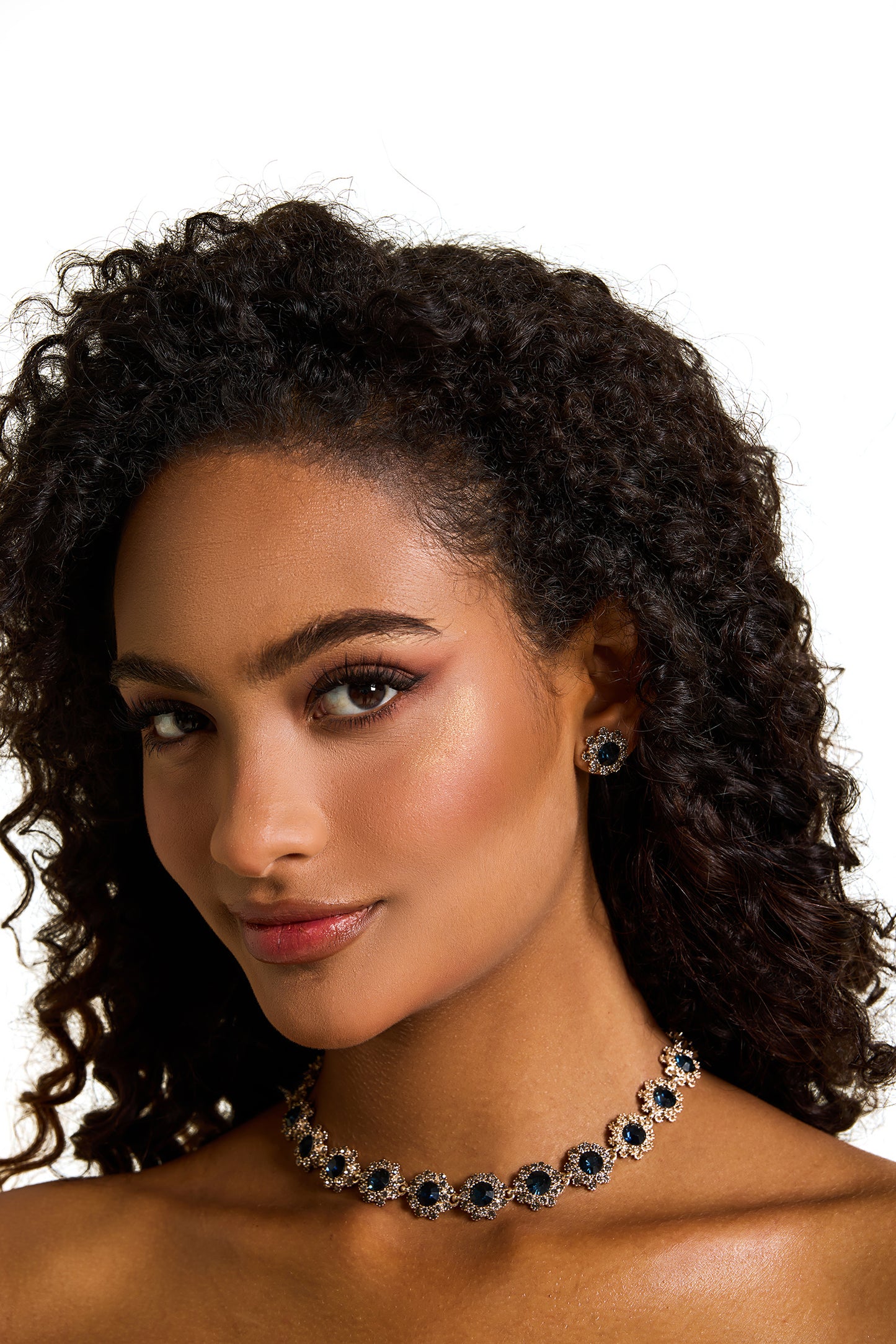 Conjunto de gargantilla y pendientes de botón con diamantes de imitación y piedras preciosas 