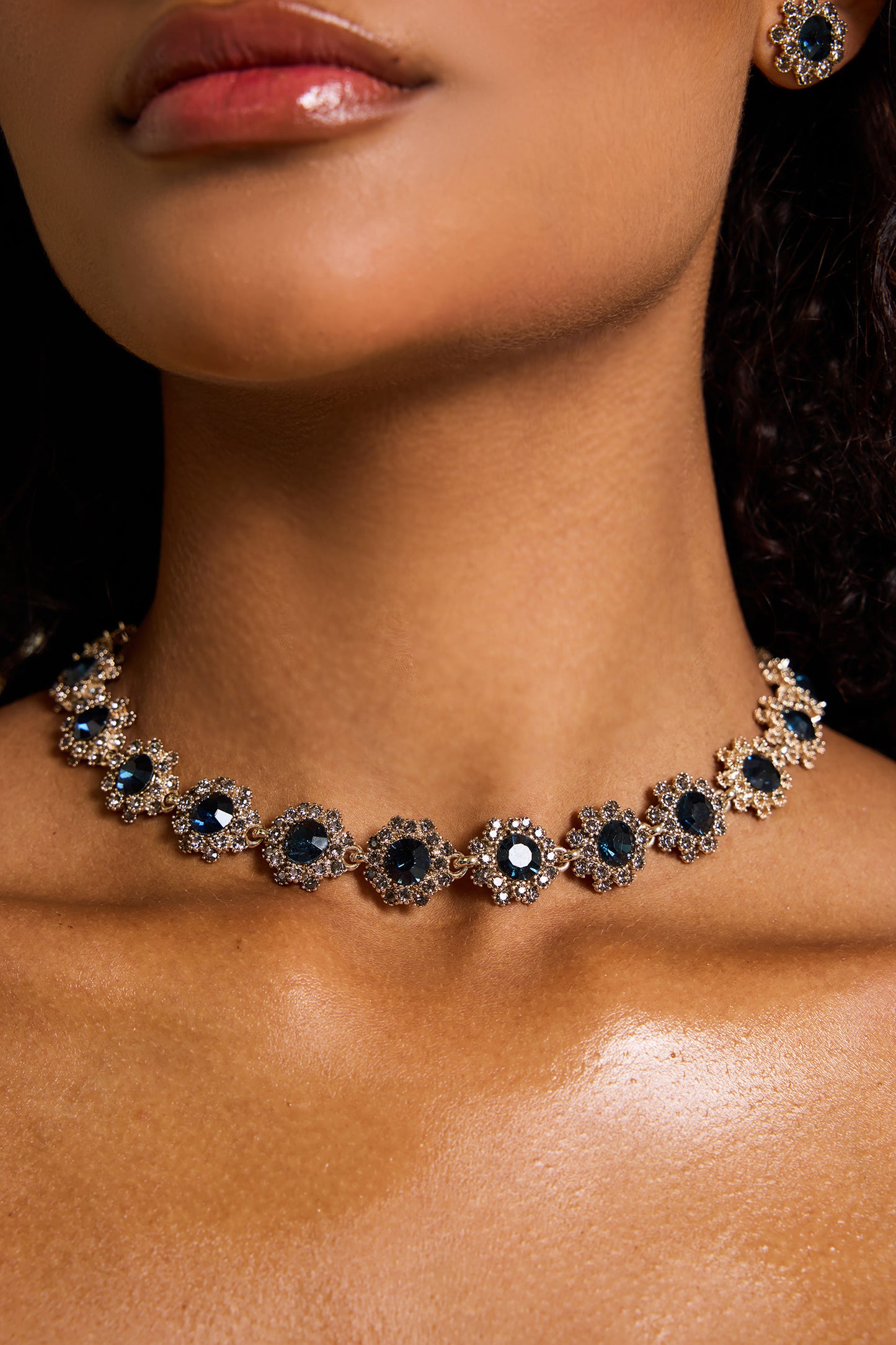 Conjunto de gargantilla y pendientes de botón con diamantes de imitación y piedras preciosas 