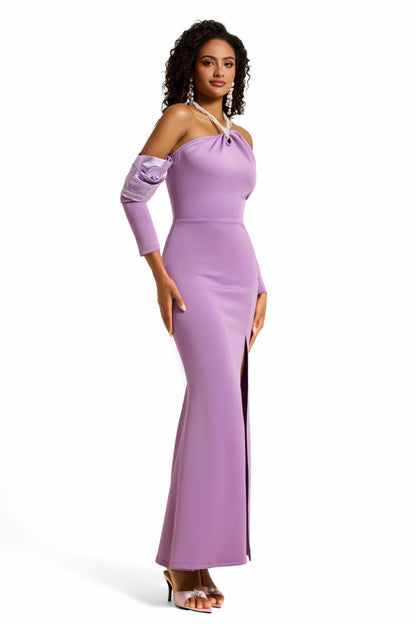 Vestido midi con cuello halter y hombros descubiertos con perlas sintéticas 