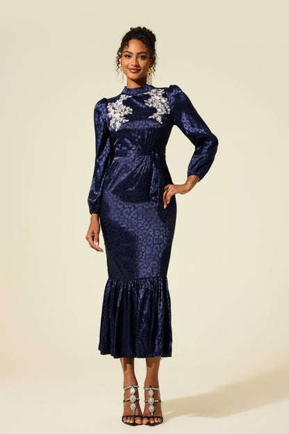 Vestido midi con estampado de leopardo bordado 