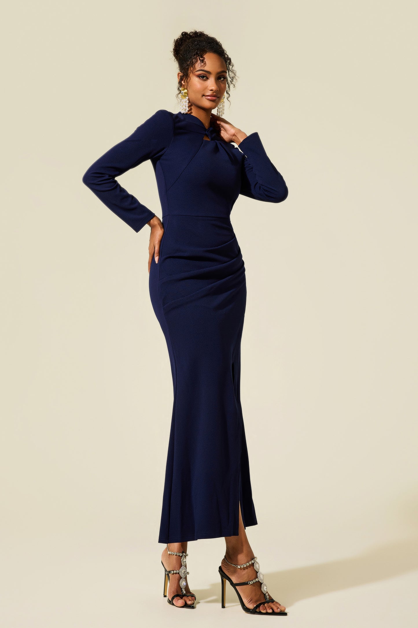 Vestido midi liso con abertura y nudo 