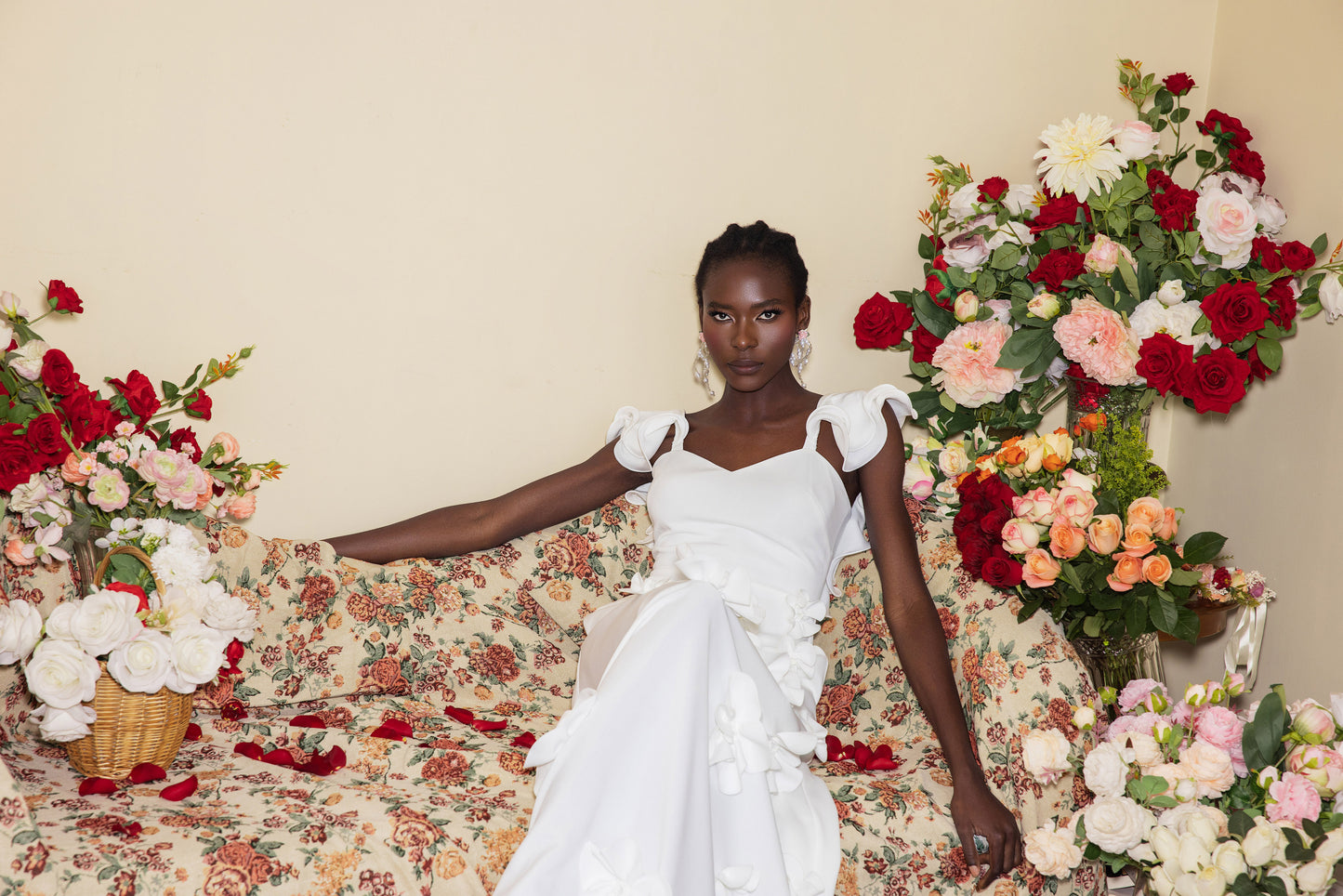 Vestido largo sin mangas con volantes y flores 3D 