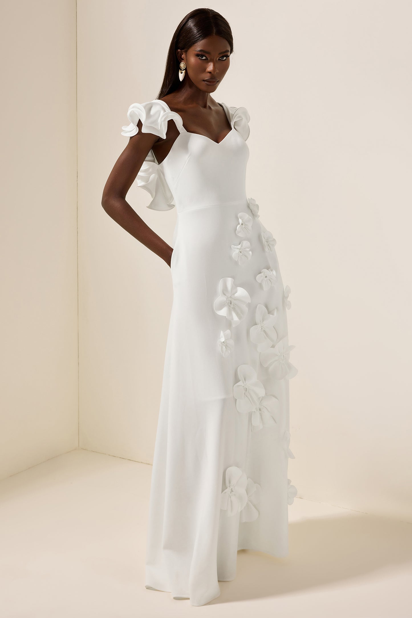 Vestido largo sin mangas con volantes y flores 3D 