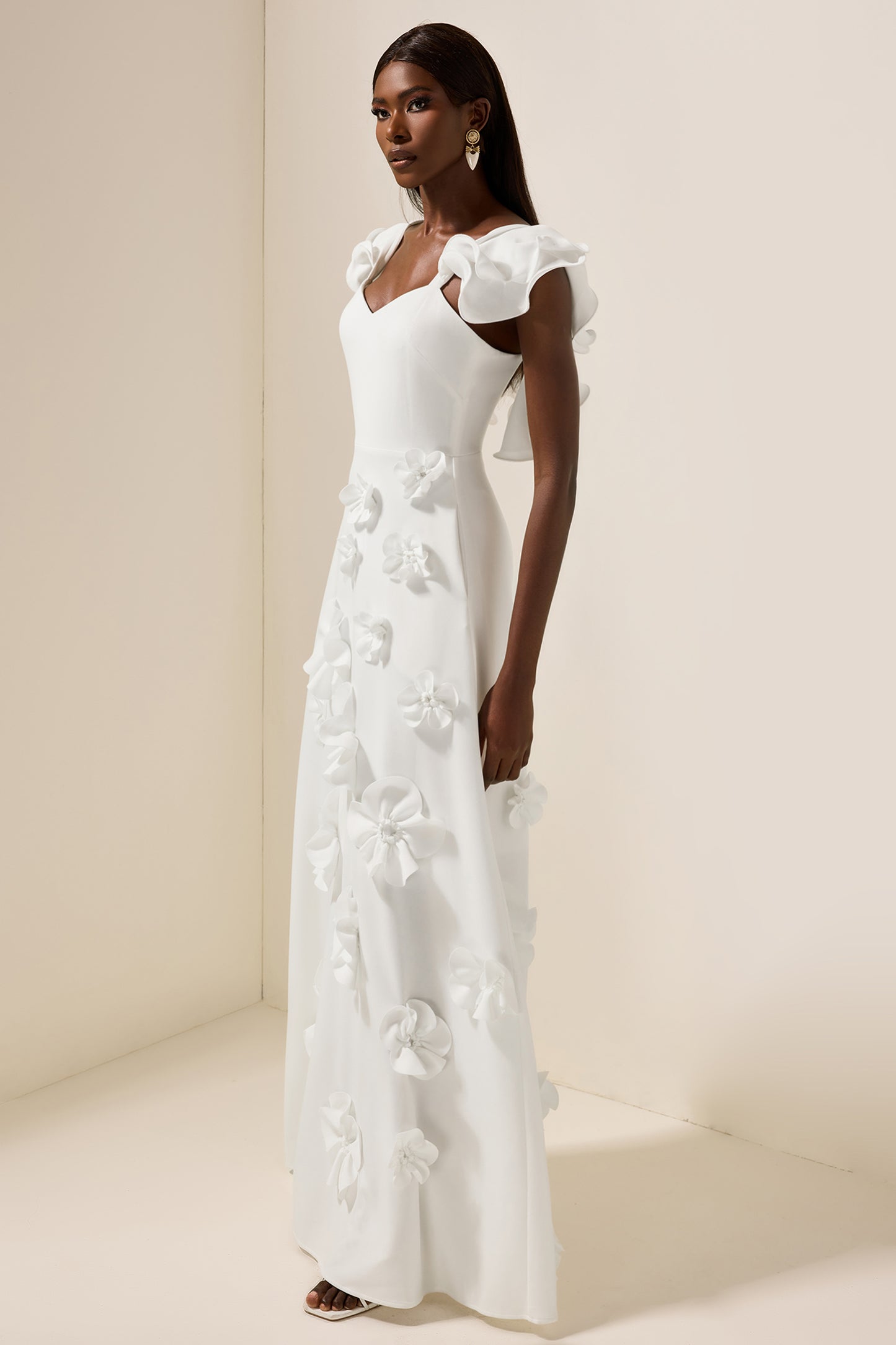 Vestido largo sin mangas con volantes y flores 3D 