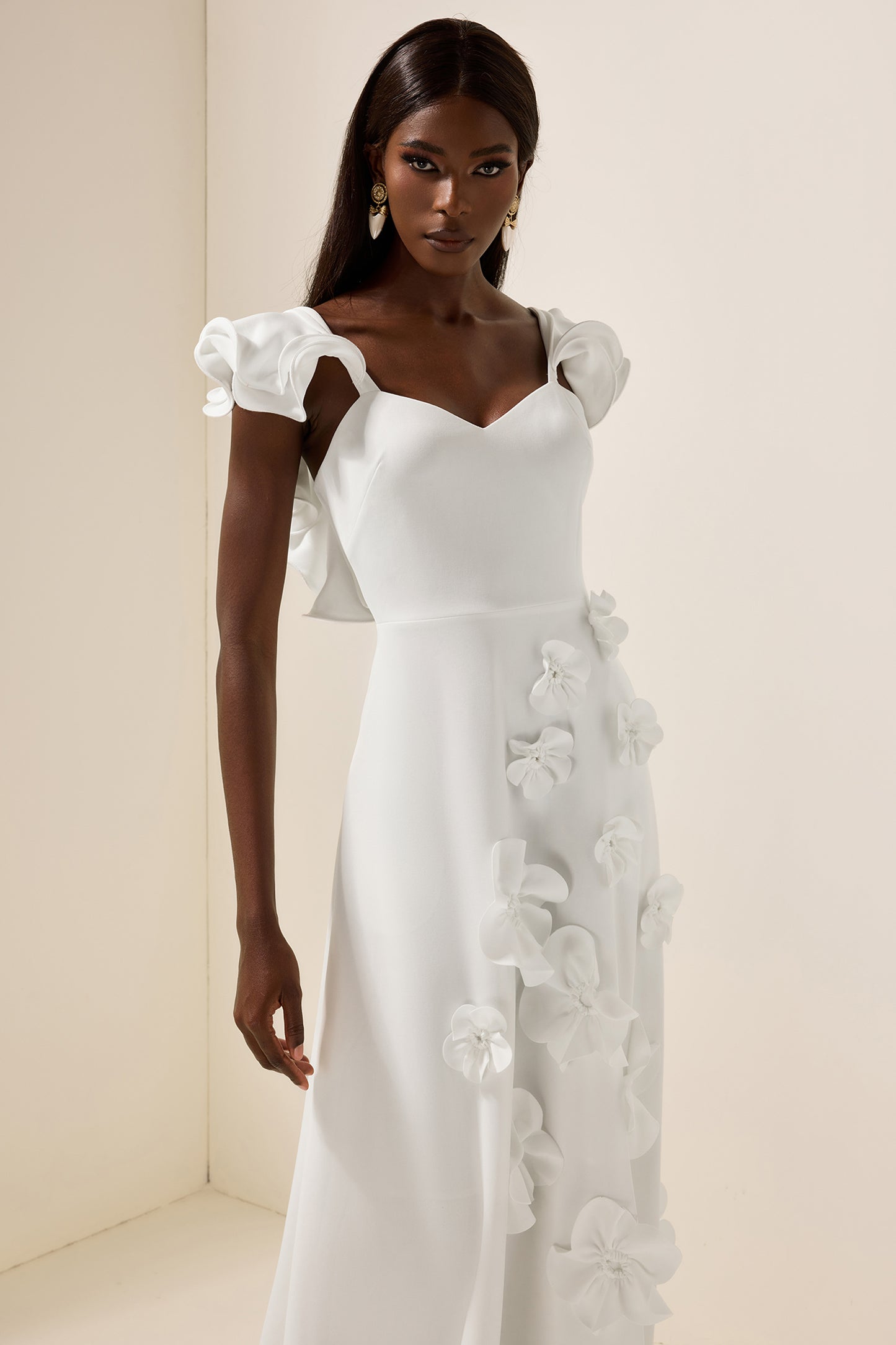 Vestido largo sin mangas con volantes y flores 3D 