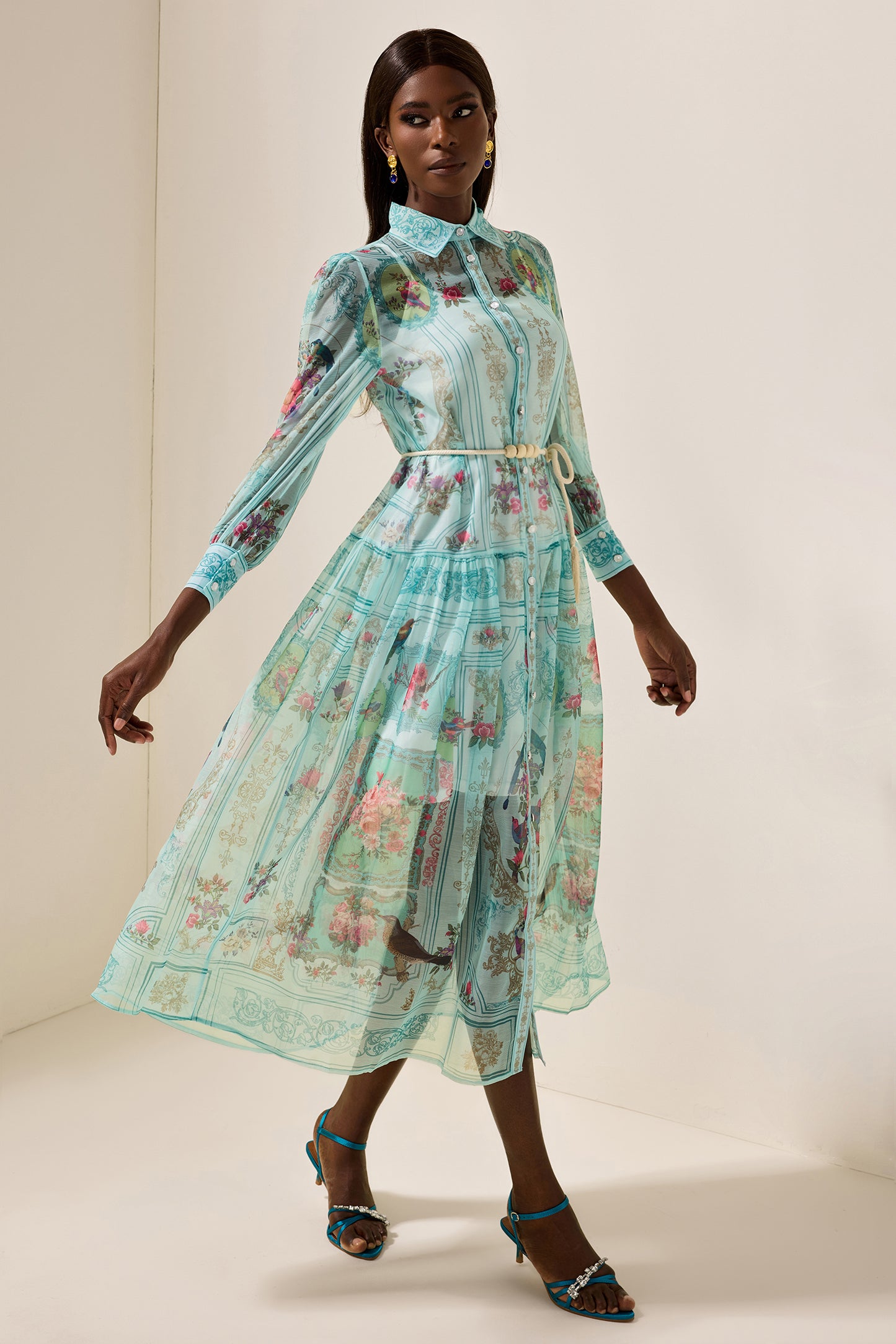 Vestido midi con cuello camisero, mangas farol y estampado floral 