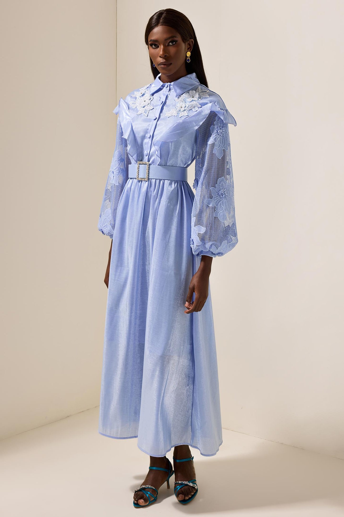 Vestido midi de encaje liso con volantes y cinturón 