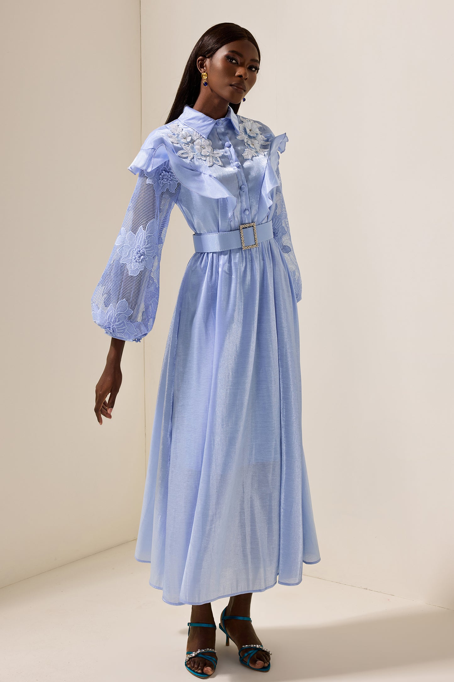 Vestido midi de encaje liso con volantes y cinturón 