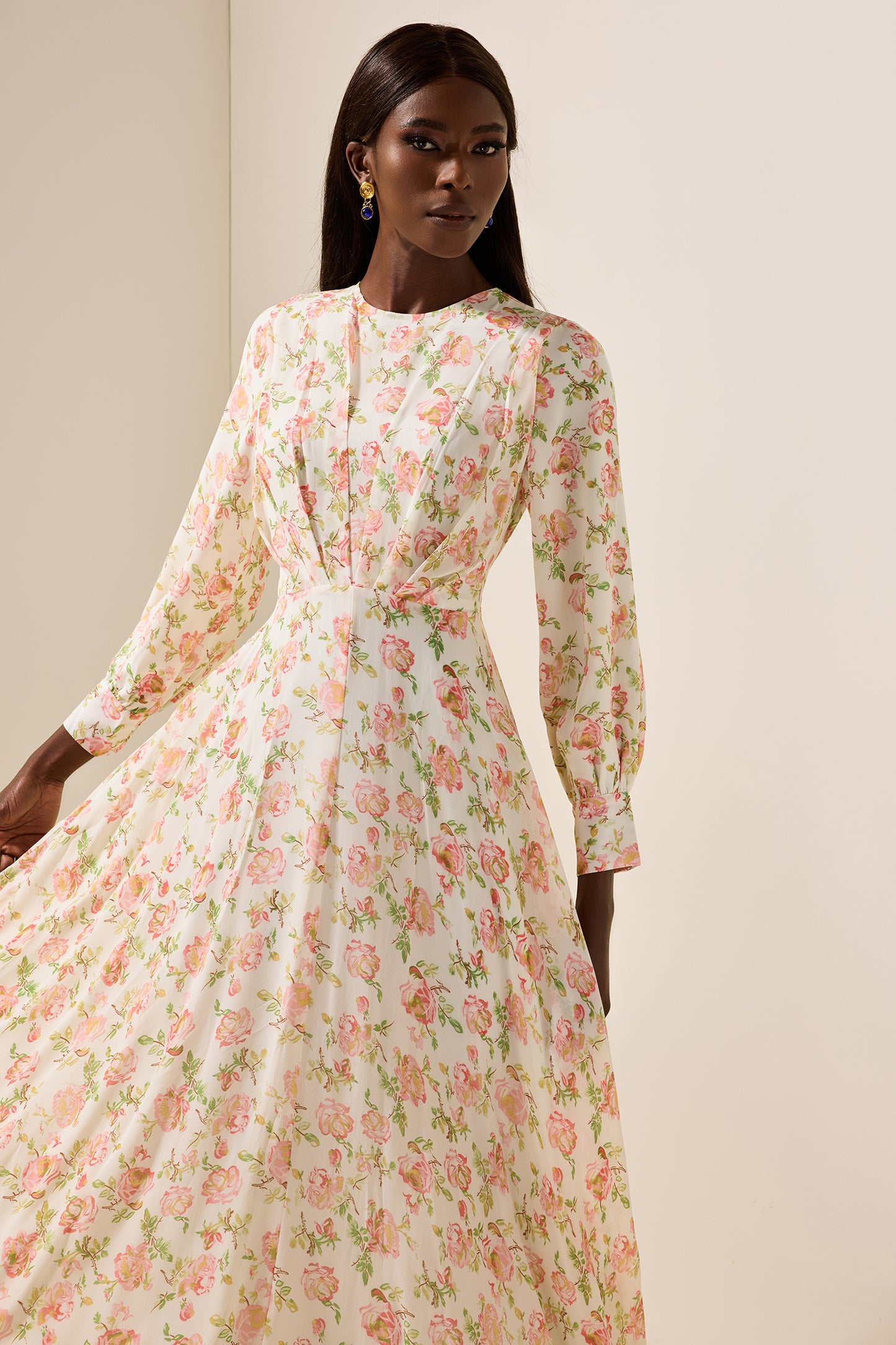 Vestido maxi de gasa con estampado floral y mangas largas 