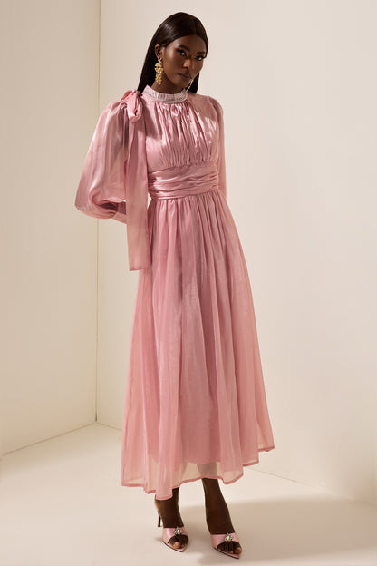 Vestido midi fruncido con cristales lisos 