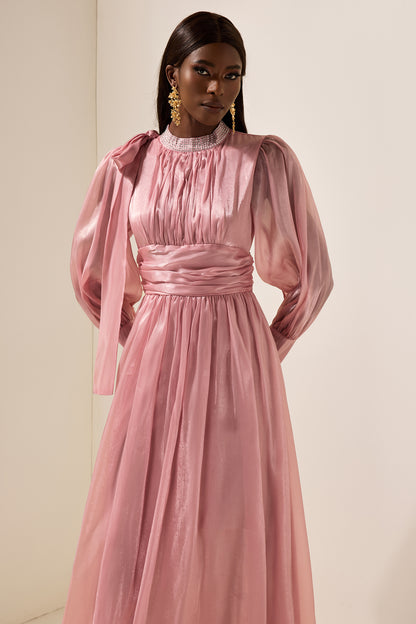 Vestido midi fruncido con cristales lisos 