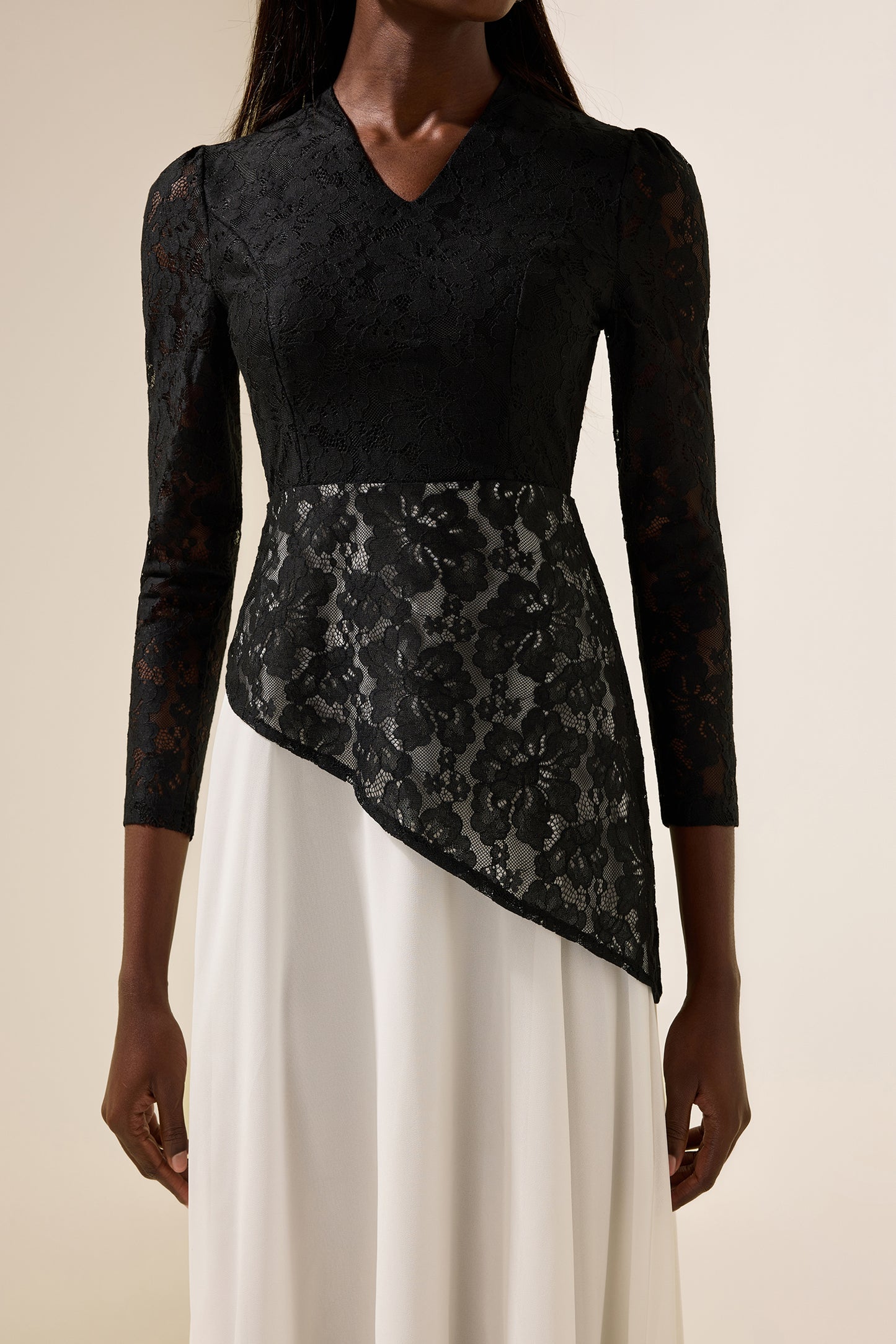 Vestido midi de gasa con escote en V y encaje 