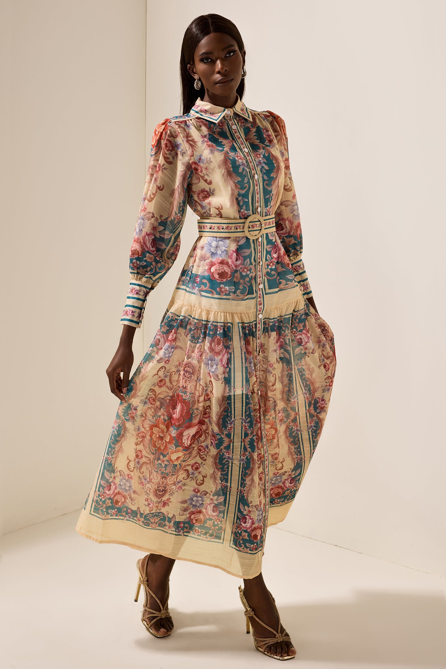 Vestido midi con cuello camisero y mangas farol con estampado floral 