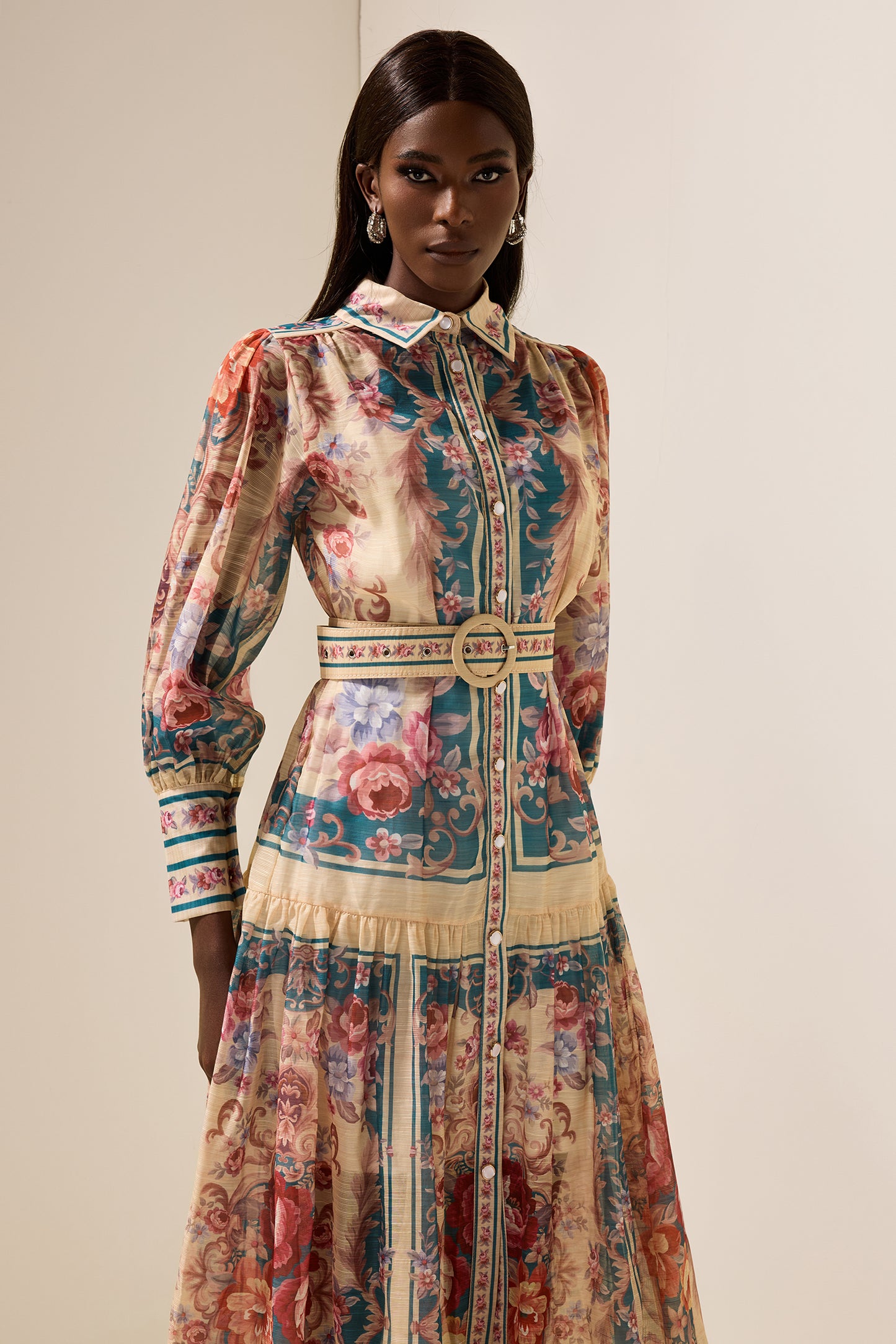 Vestido midi con cuello camisero y mangas farol con estampado floral 