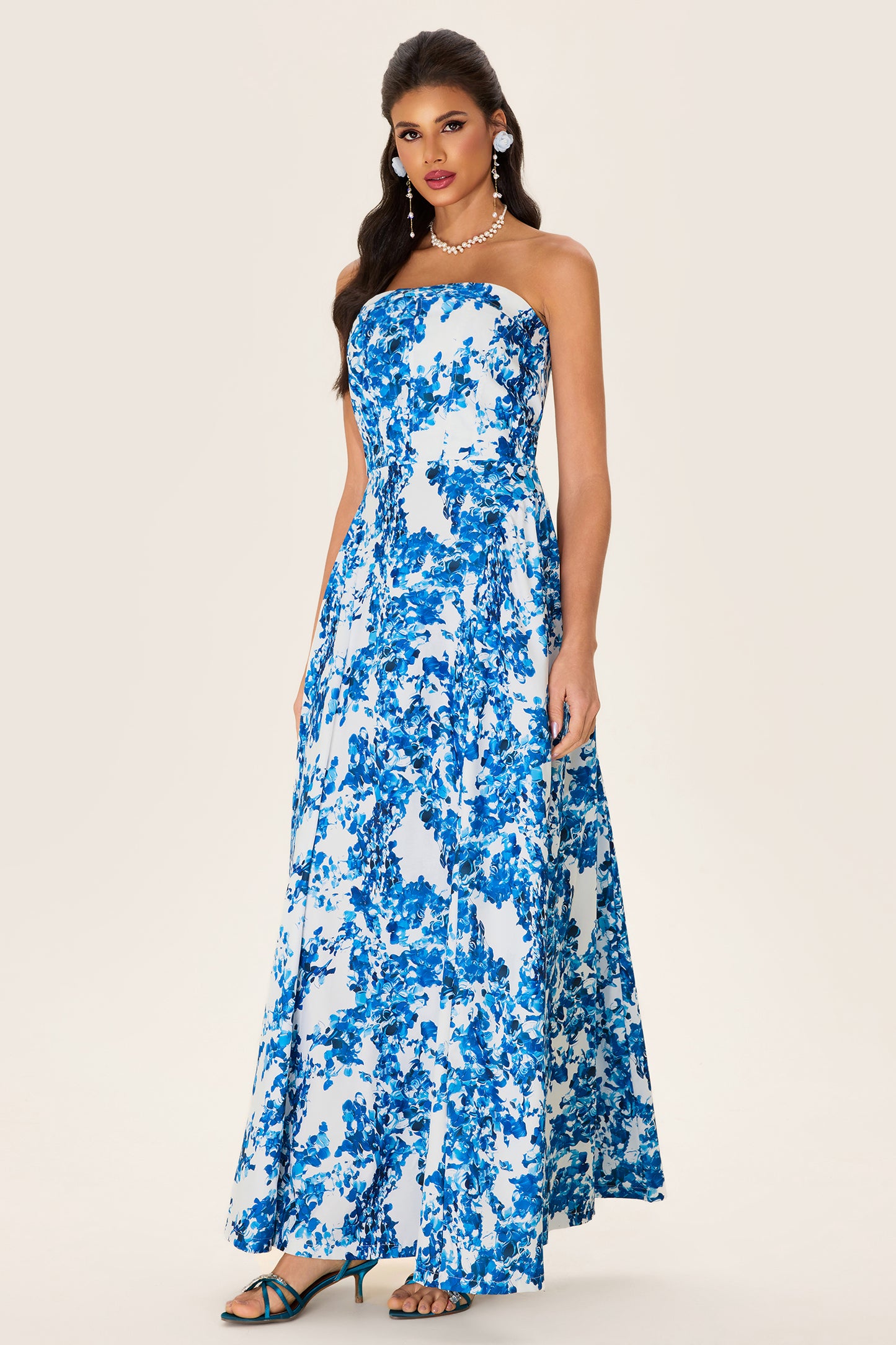 Vestido midi sin mangas con hombros descubiertos y estampado floral 