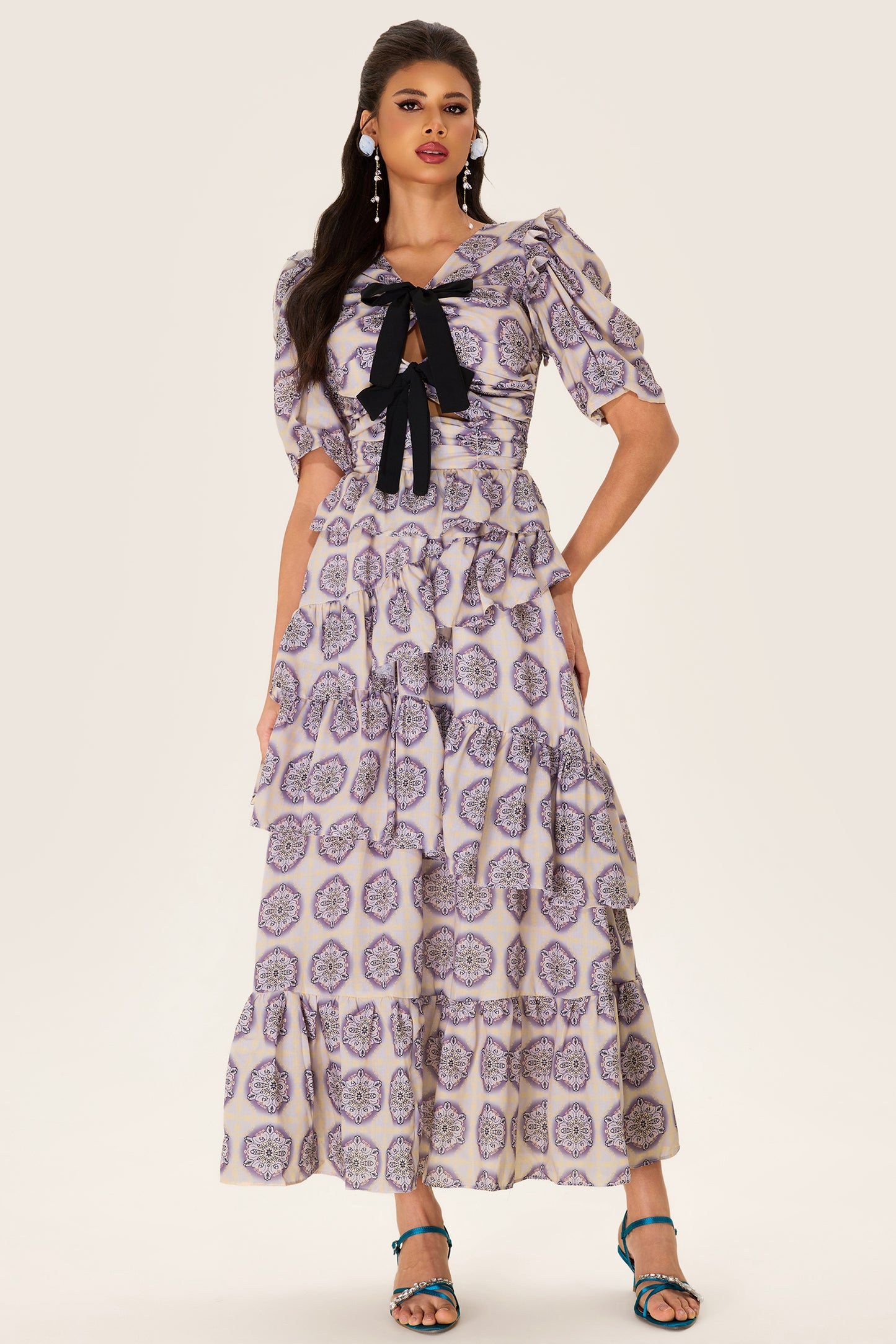 Vestido midi con lazo y mangas abullonadas con volantes 