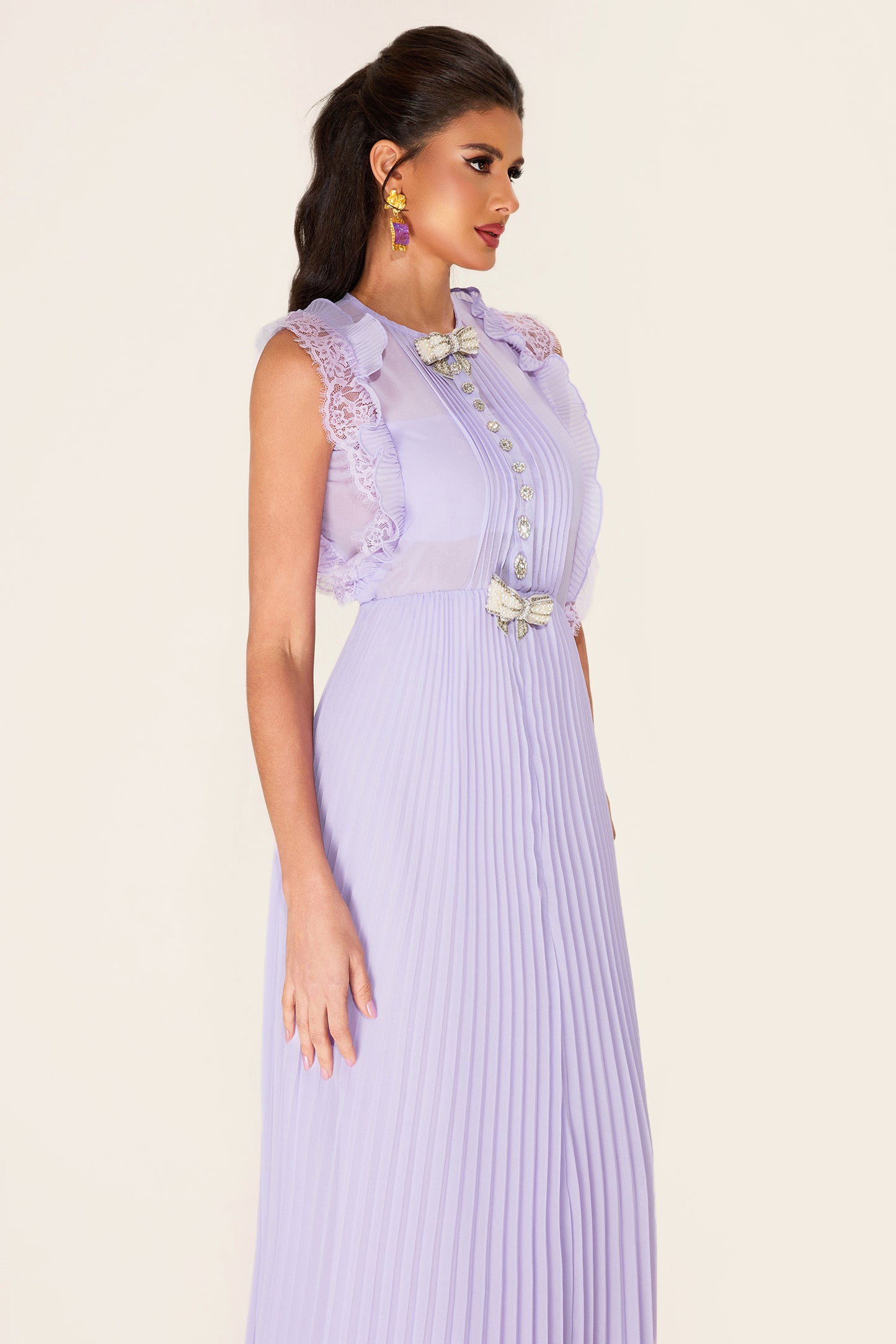 Vestido midi plisado sin mangas con lazo de diamantes de imitación 