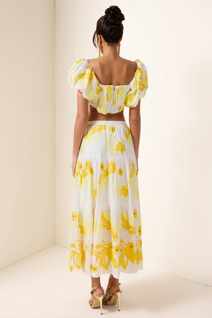 Conjunto de top bordado con hombros descubiertos y vestido midi de cintura alta 