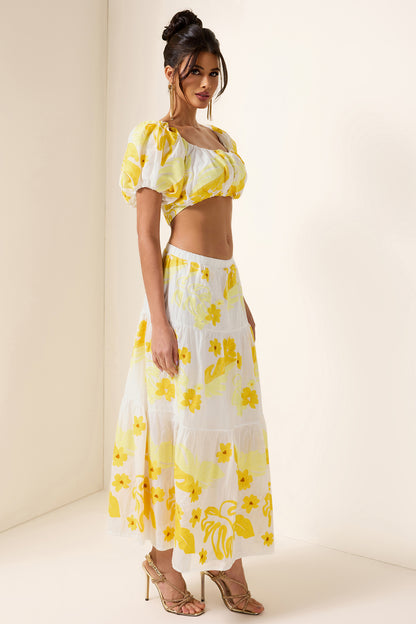 Conjunto de top bordado con hombros descubiertos y vestido midi de cintura alta 