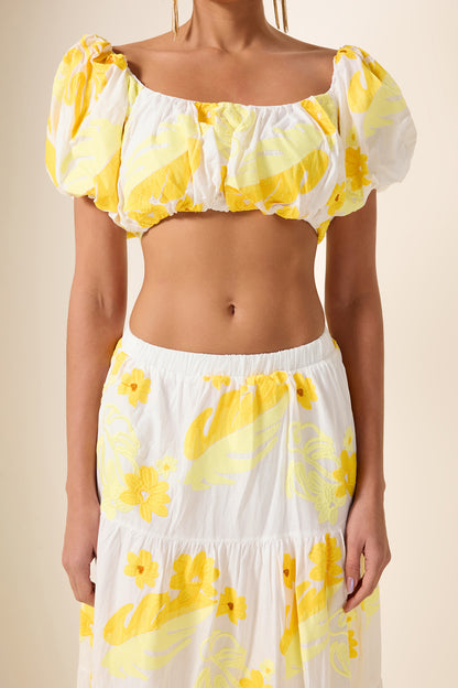 Conjunto de top bordado con hombros descubiertos y vestido midi de cintura alta 