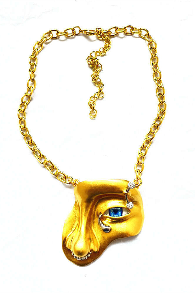 Collar con colgante de mascarilla exagerada 