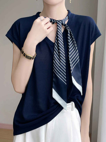 Valeria Loose V-Neck Solid Color Knitted Top