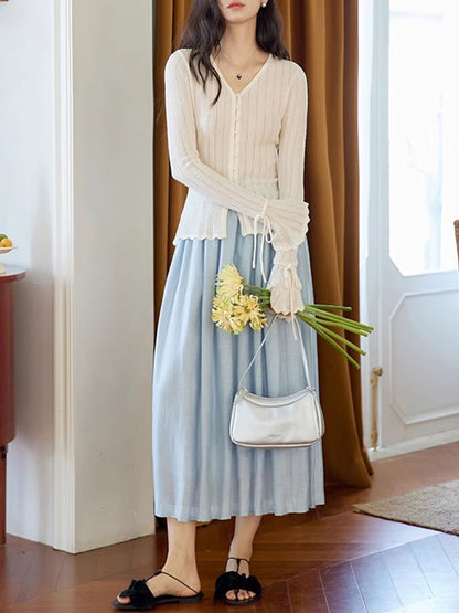 Zoe Slim V-Neck Flare Sleeve Pearl Hollowed Knitted Cardigan