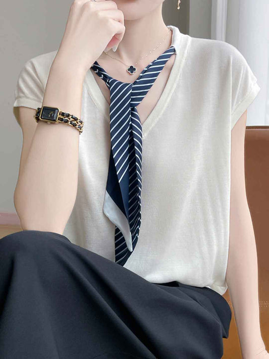 Valeria Loose V-Neck Solid Color Knitted Top