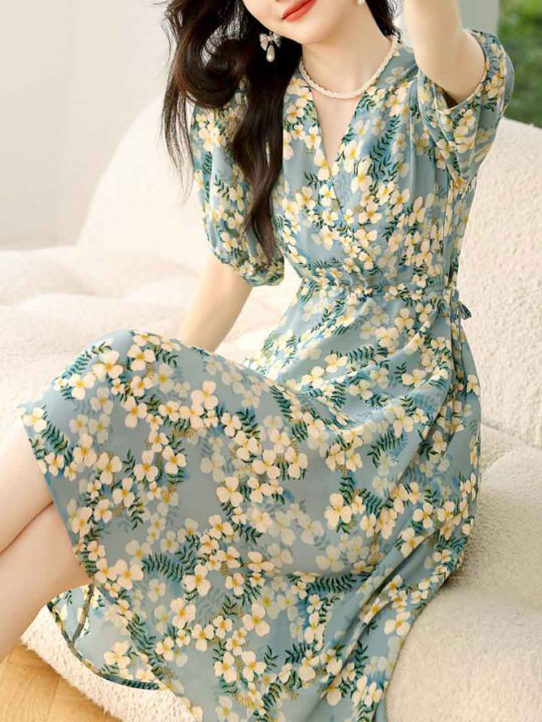 Vanessa Elegant V-Neck Floral Chiffon Dress