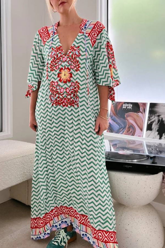 Vestido con estampado de tótem de olas del bosque