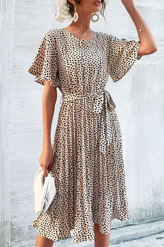 Vestido con estampado de leopardo y mangas con volantes
