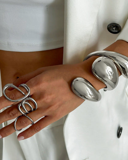 Exaggerated Metal Glossy Hug Bracelet
