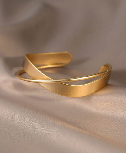 Twistline - Gold Open Cuff Bangle