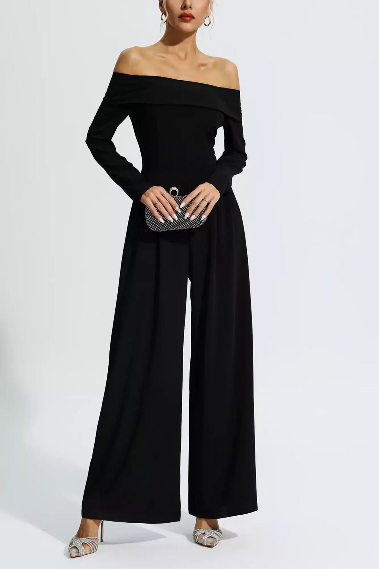 Mono con cordones y hombros descubiertos 