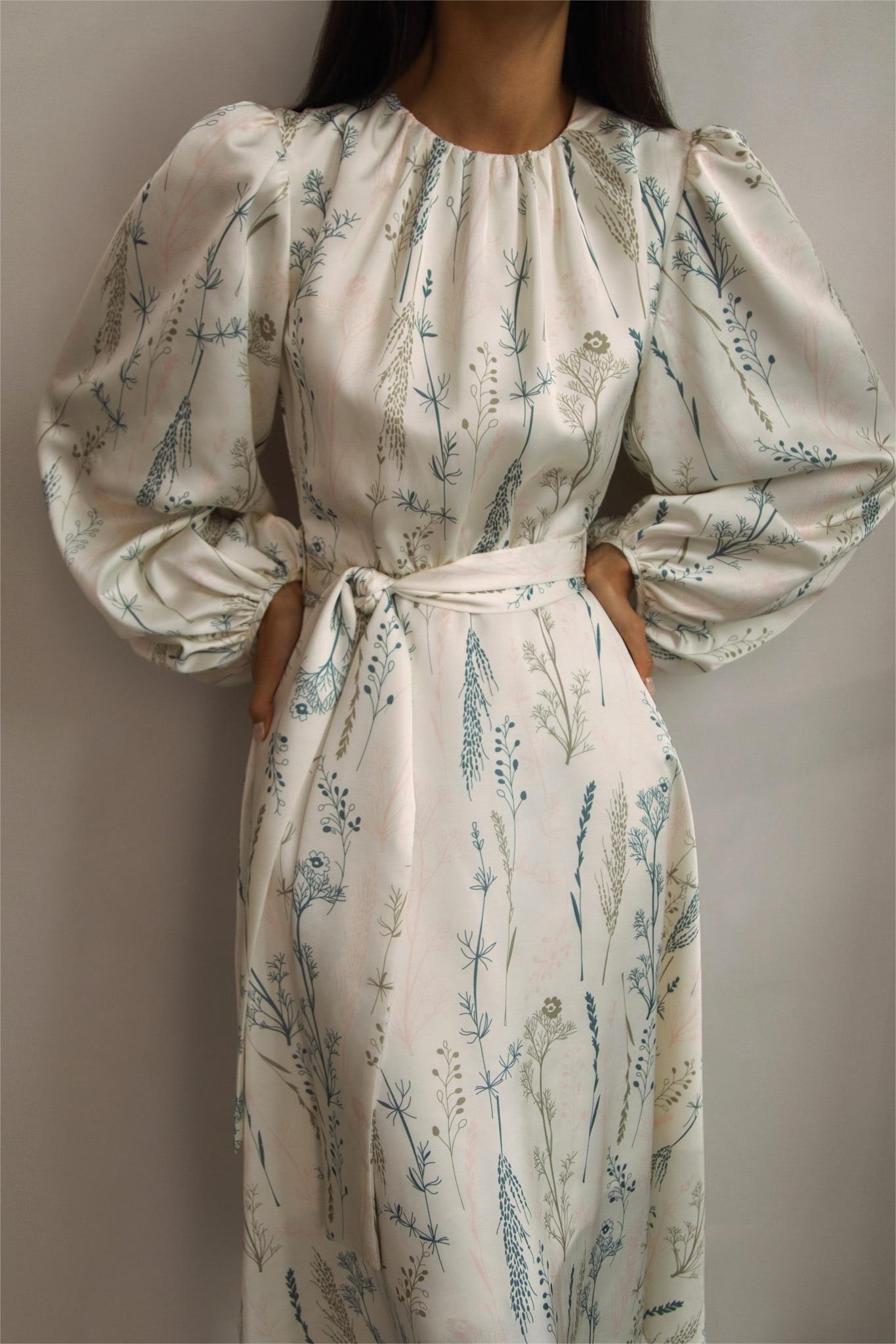 Vestido midi con cuello redondo, mangas farol y encaje floral 