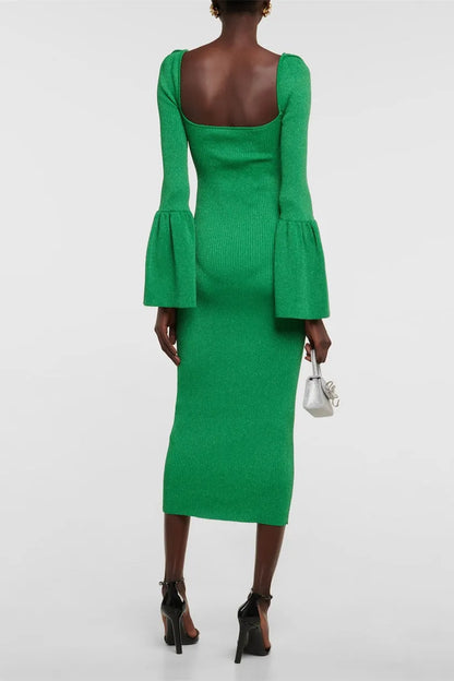 Vestido de punto con cuello de corazón y mangas acampanadas verde 