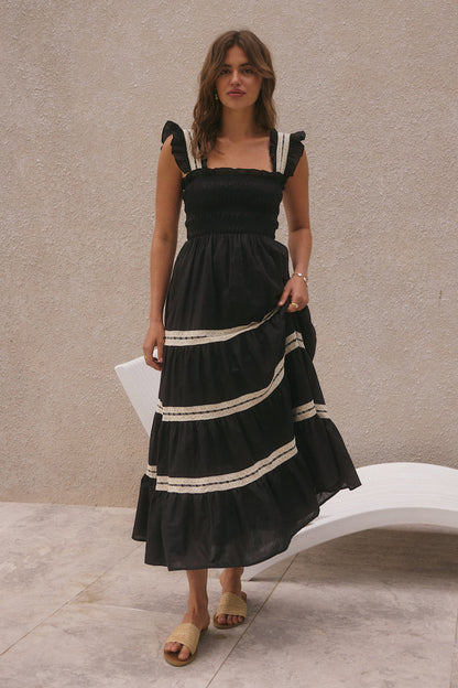 Vestido midi sin mangas con volantes y encaje fruncido 