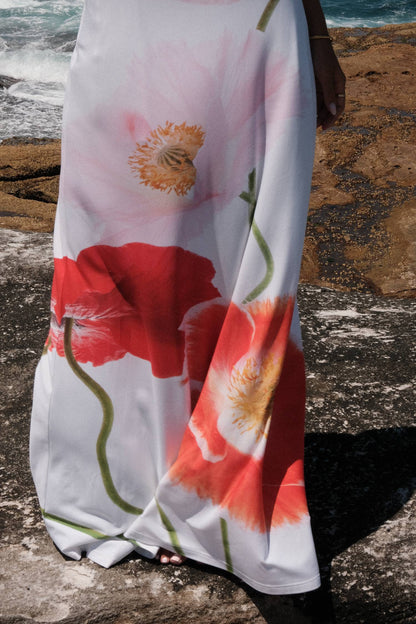 Vestido largo sin mangas con volantes florales 