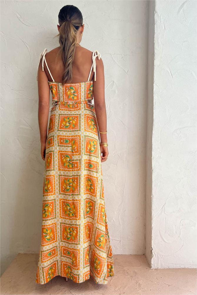Vestido midi sin mangas con estampado de frutas 