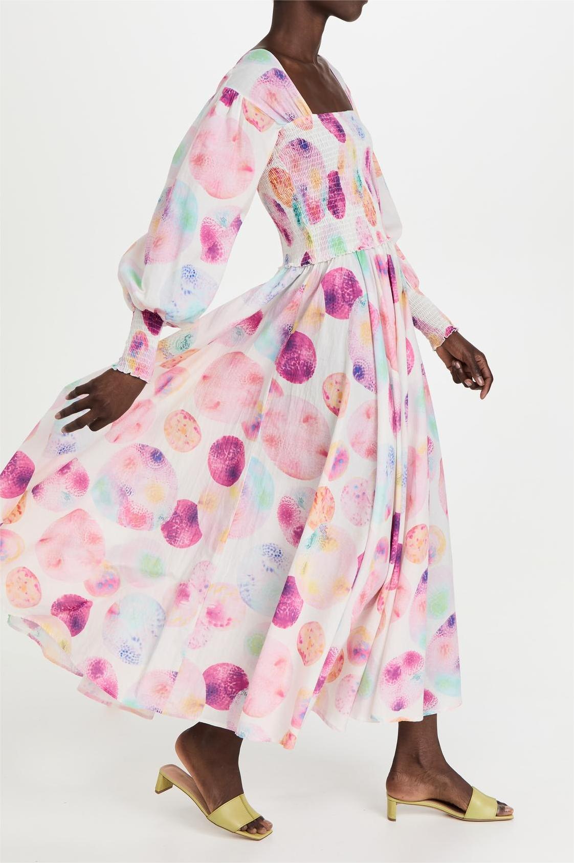 Vestido midi fruncido con estampados geométricos 