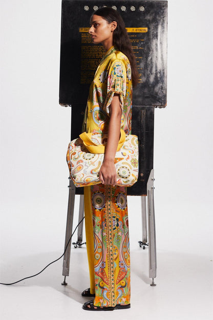 Conjunto de pantalón de cintura media y top de satén con estampado paisley 